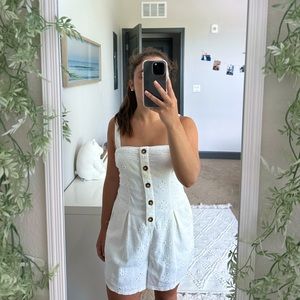 The perfect romper so a tropical vacation🌴